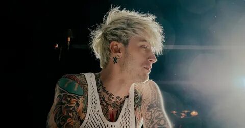 Gun kelly перевод