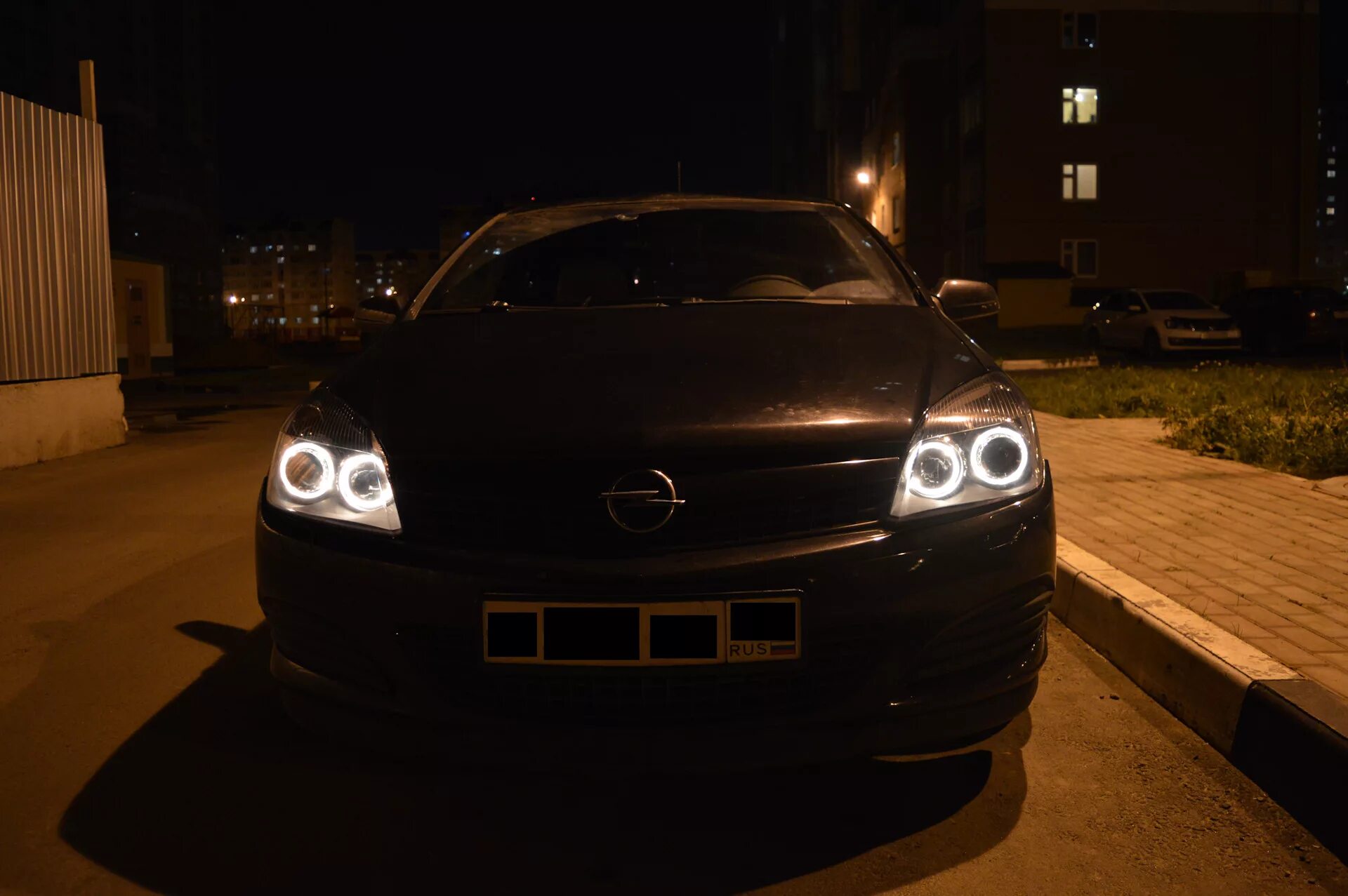Поставить ангельские глазки. Opel astra h ангельские глазки. ангельские глазки opel astra gts h 2007. ангельские глазки astra h drive2. ангельские глазки opel omega.