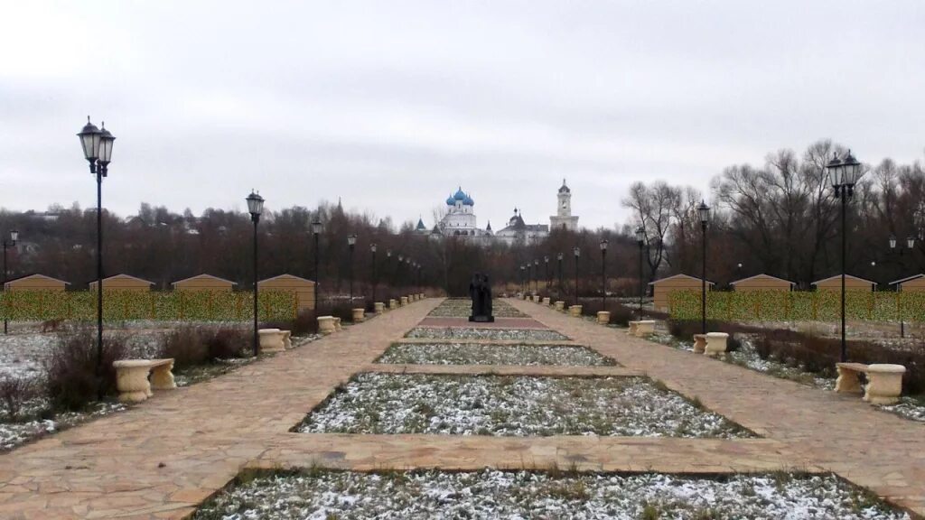 Принарский парк серпухов. Приморский парк Серпухов. Город Серпухов Приморский парк. Приморский парк Серпухов памятник.