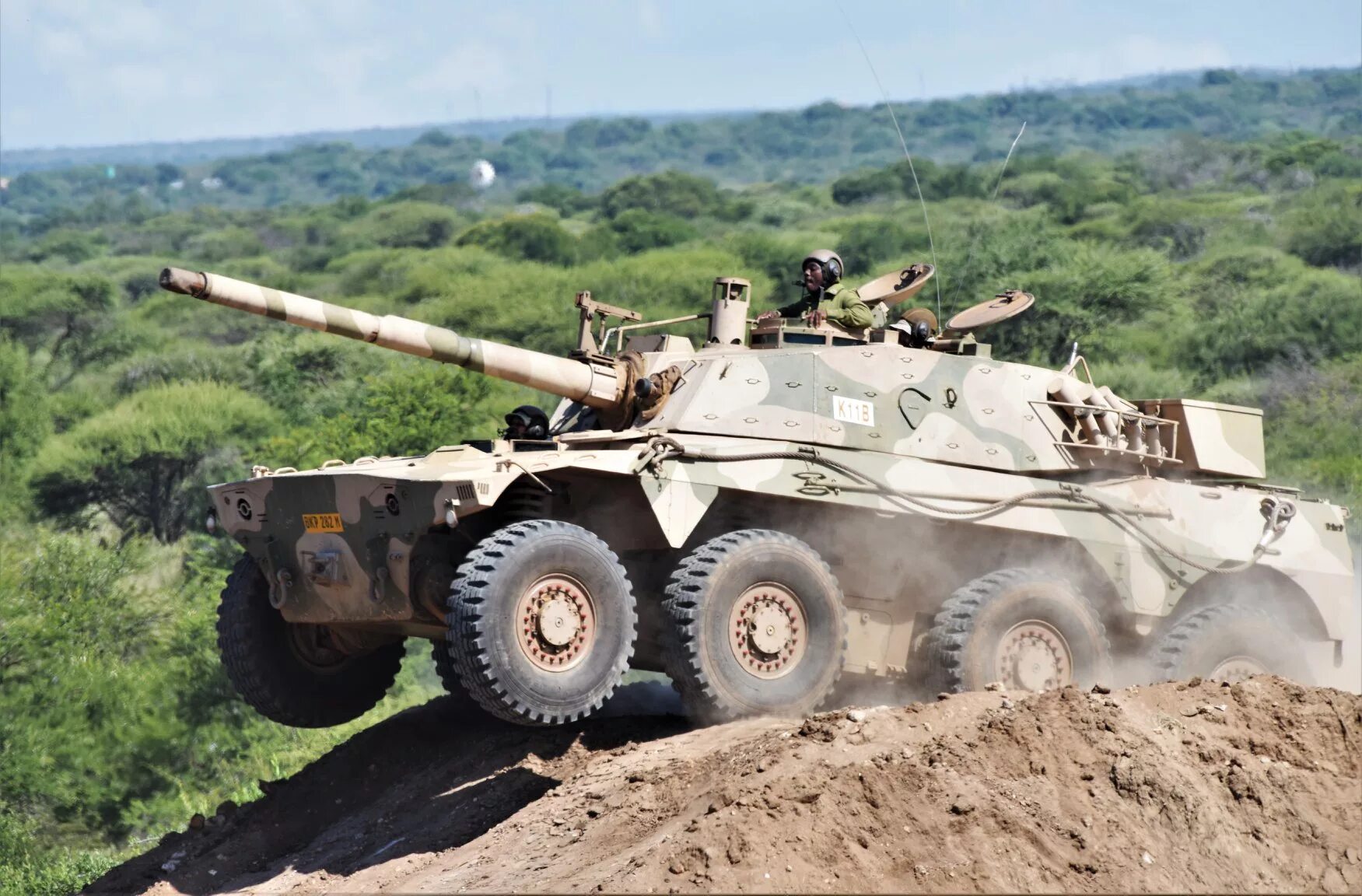 Бтр bastion. Acmat bastion apc. G6 rhino 155-мм. Бмп ratel-90. Бтр mbombe 6x6.