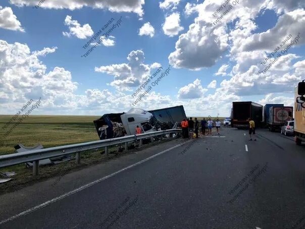 М5 оренбург. Трасса м5 Оренбург Самара. На трассе Оренбург-Самара столкнулись. Самара Оренбург м5. Авария трасса м5 Урал Орск.