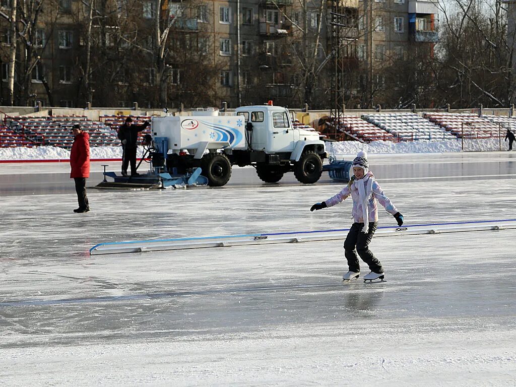 Каток Локомотив Иркутск. Стадион «Локомотив» в Новоленино Иркутск. Стадион Локомотив Новоленино. Каток в Новоленино Иркутск. Стадион локомотив каток