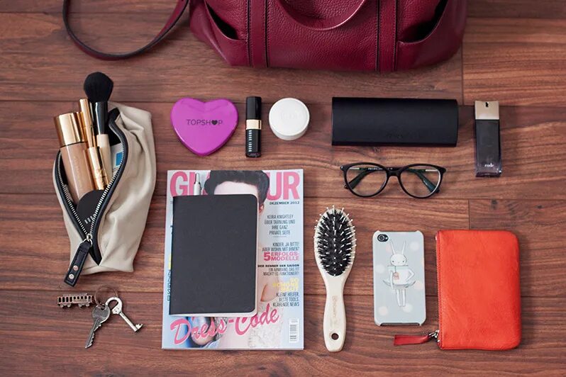 Школьные принадлежности. Вещи в путешествие. Celine trio bag. Сумка what is my bag. I can t find my bag.