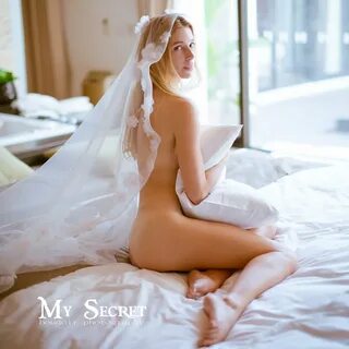 Bride getting ready nude