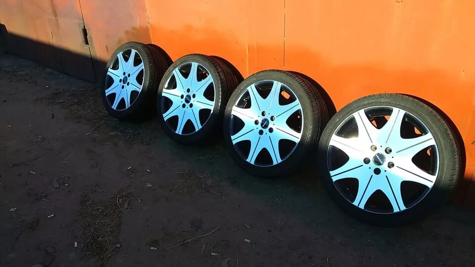 R17 шины нижний новгород. 165/40 R17. Диски Legzas r17. Legzas r20. Ханкук 165/40/17.