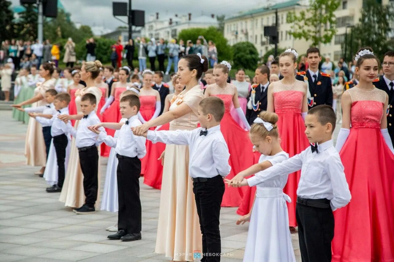 Бал дошколят чебоксары 2024. Бал дошколят чебоксары 2022 фото. Бал дошколят чебоксары 2022. Георгиевский бал 2022 чебоксары. Бал чебоксары.