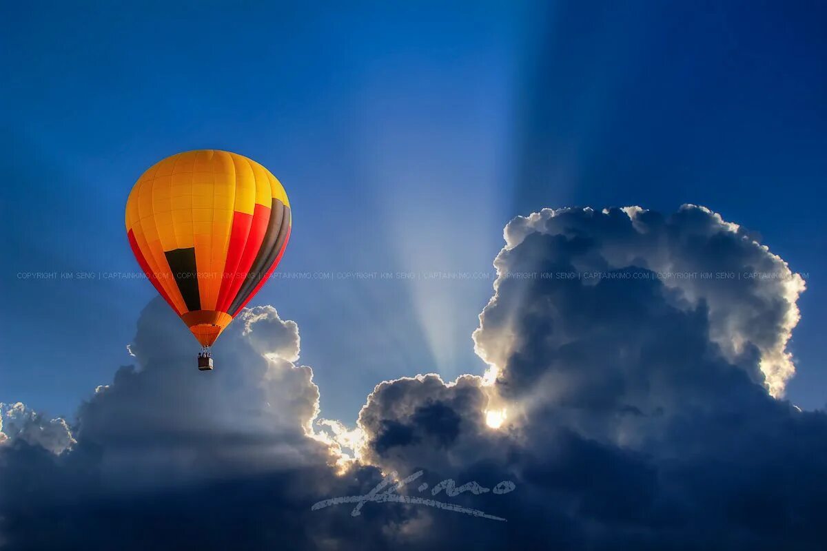 Balloons higher. Hot air balloon high in the sky. high balloon. balloons in the sky. hot air balloon rise.