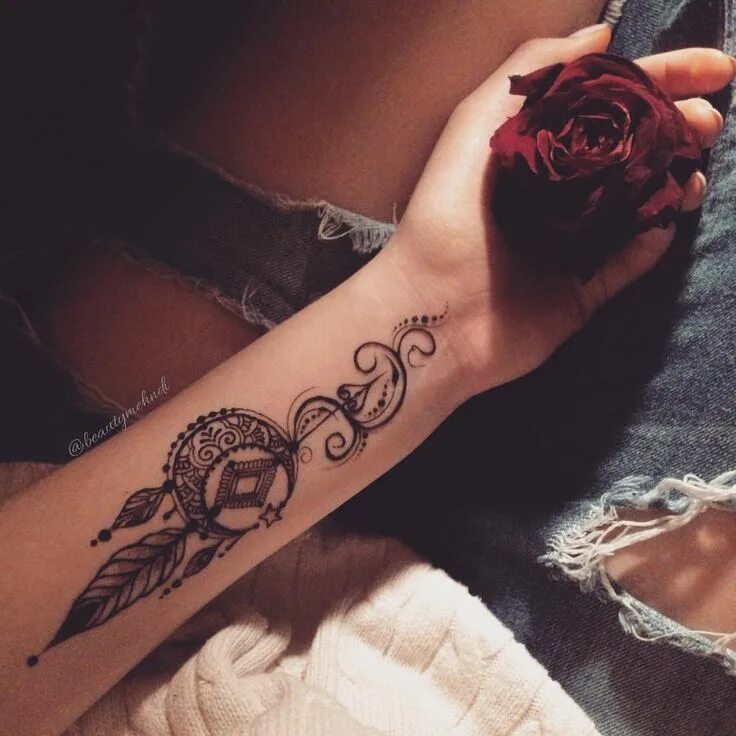 Юрий Митин Stomach tattoos women, Hip tattoos women, Tattoos