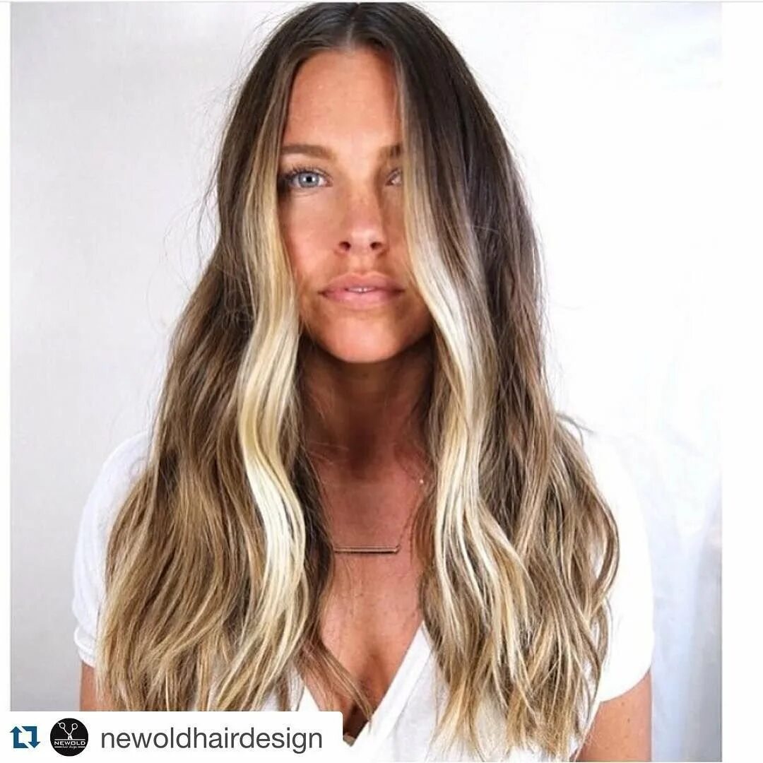 Осветление передних прядей у лица. Осветленные пряди у лица на темных волосах. Осветление передних прядей у лица. Осветление передних прядей у лица. Осветленные пряди у лица.