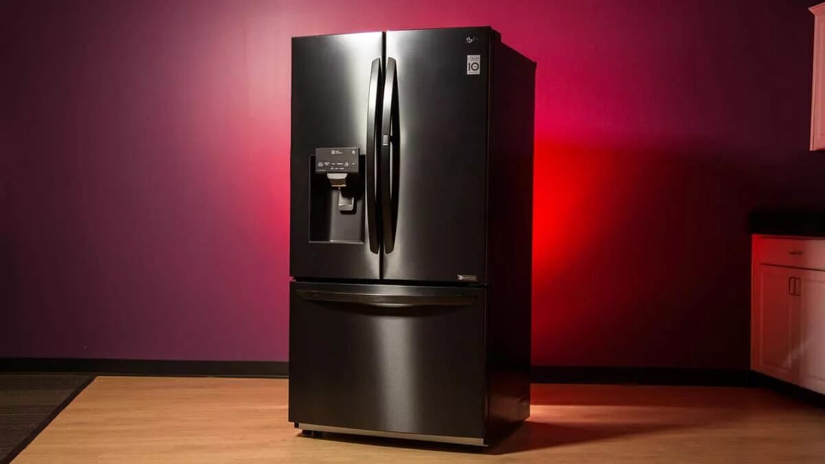 Сервисный центр холодильников лджи. Холодильники 2023 LG. LG Fridge. LG Smart Fridge. Холодильник Samsung 2023.