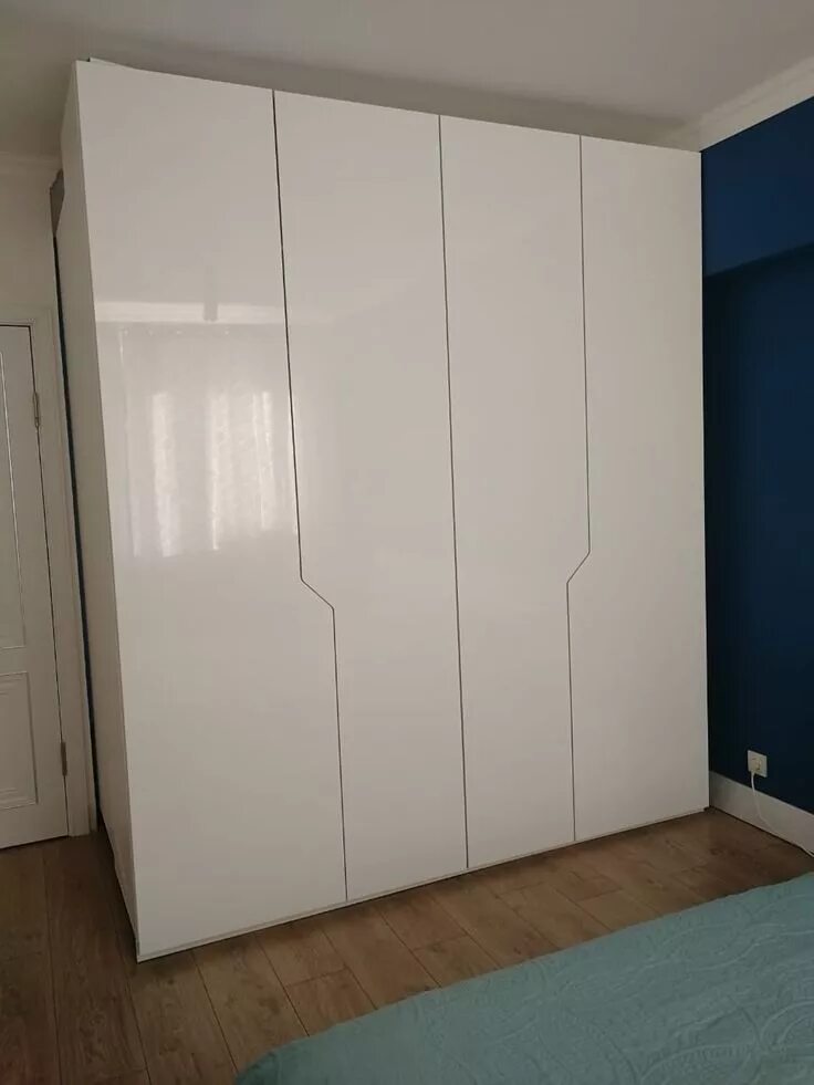 Софт тач шкафы. Шкаф modern b2496. шкаф софт сантьяго. шкаф без ручек. шкафы с распашными дверями без ручек.