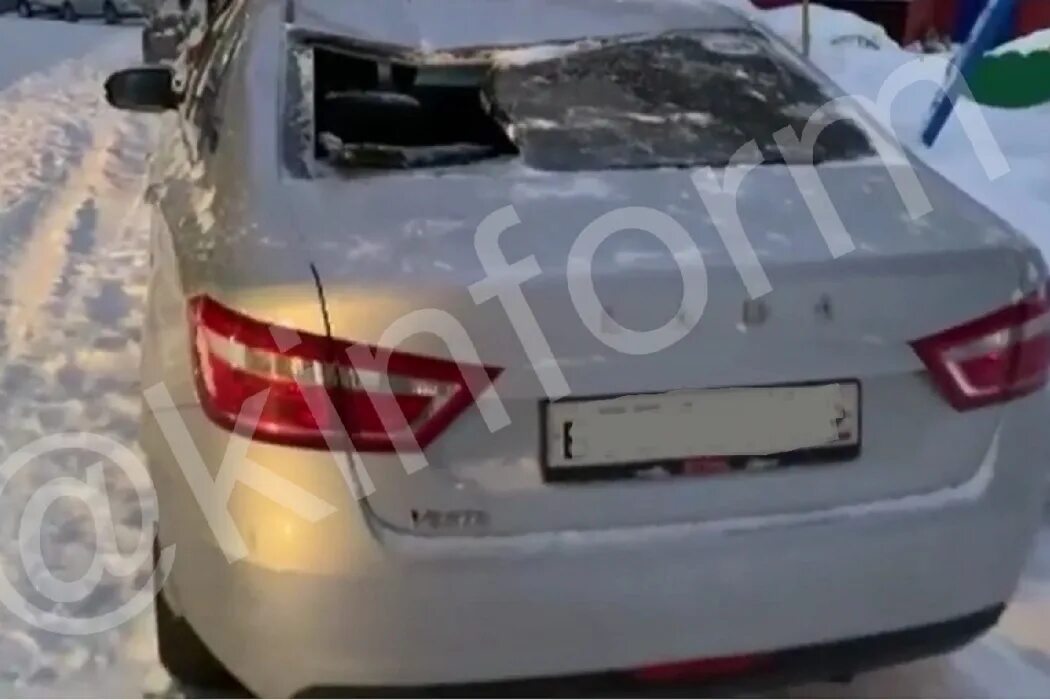 Центральная елка в сургуте 2022 год. Затопило яркомолл. Дтп трасса сургут когалым. Происшествия в нефтеюганске 16. 2023.