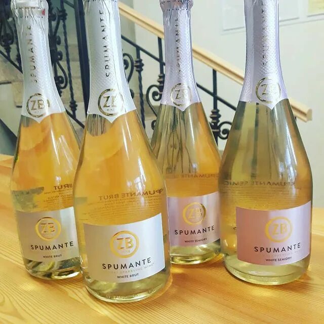 золотая балка шампанское zb brut. вино игристое зб вайн спуманте. Zb wine spumante. золотая балка спуманте брют. Zb wine spumante.
