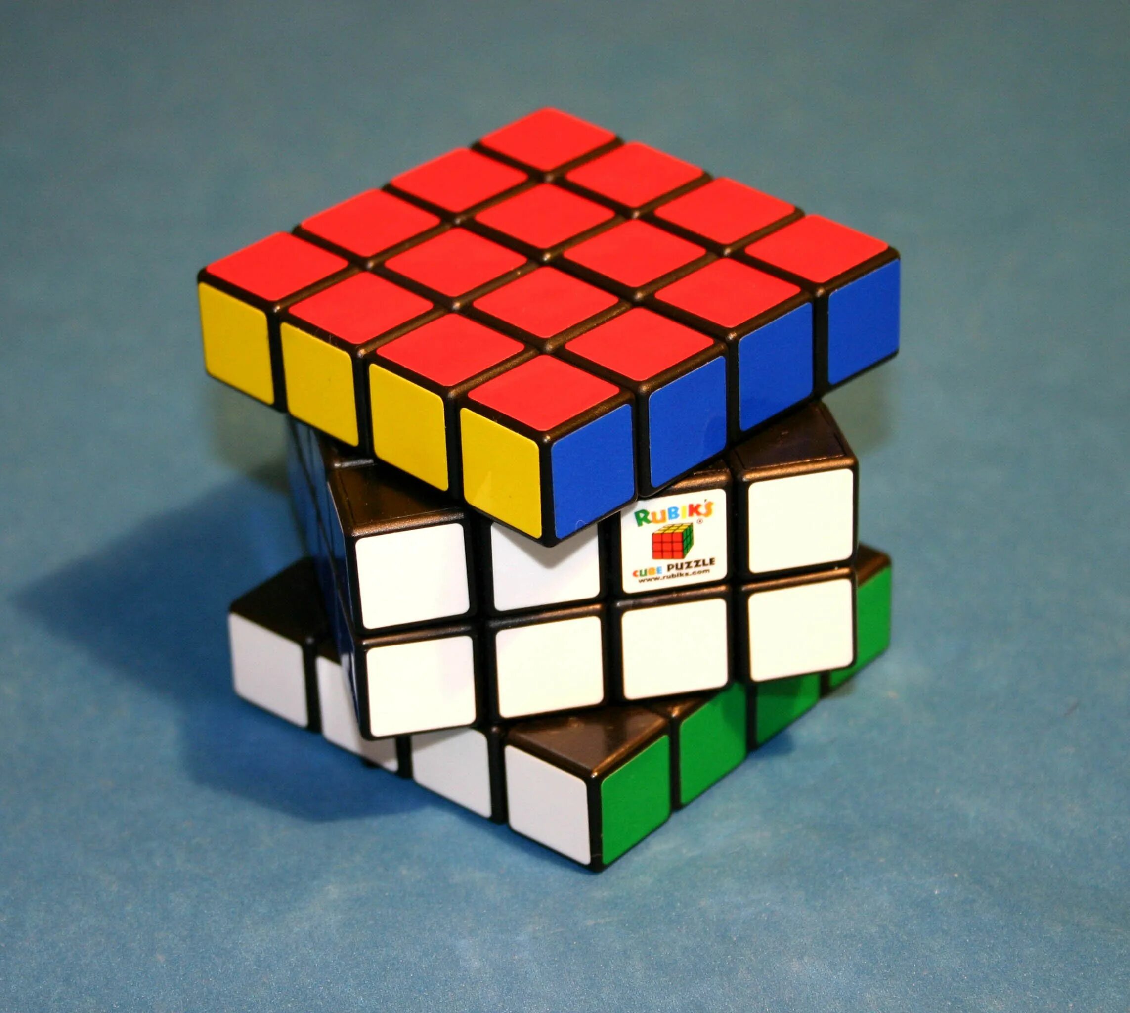 Кубик рубик легко. Кубик рубик. Кубир рубик. Кубик 4 на 4 паритеты. Кубик Рубика сонкой бойс 4на4.
