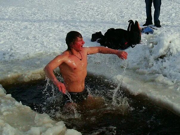 Фотограф крещение екатеринбург. Отпраздновали крещение. Крещение осталось. Как я купаюсь в важной. Крещение новорожденного ребенка.