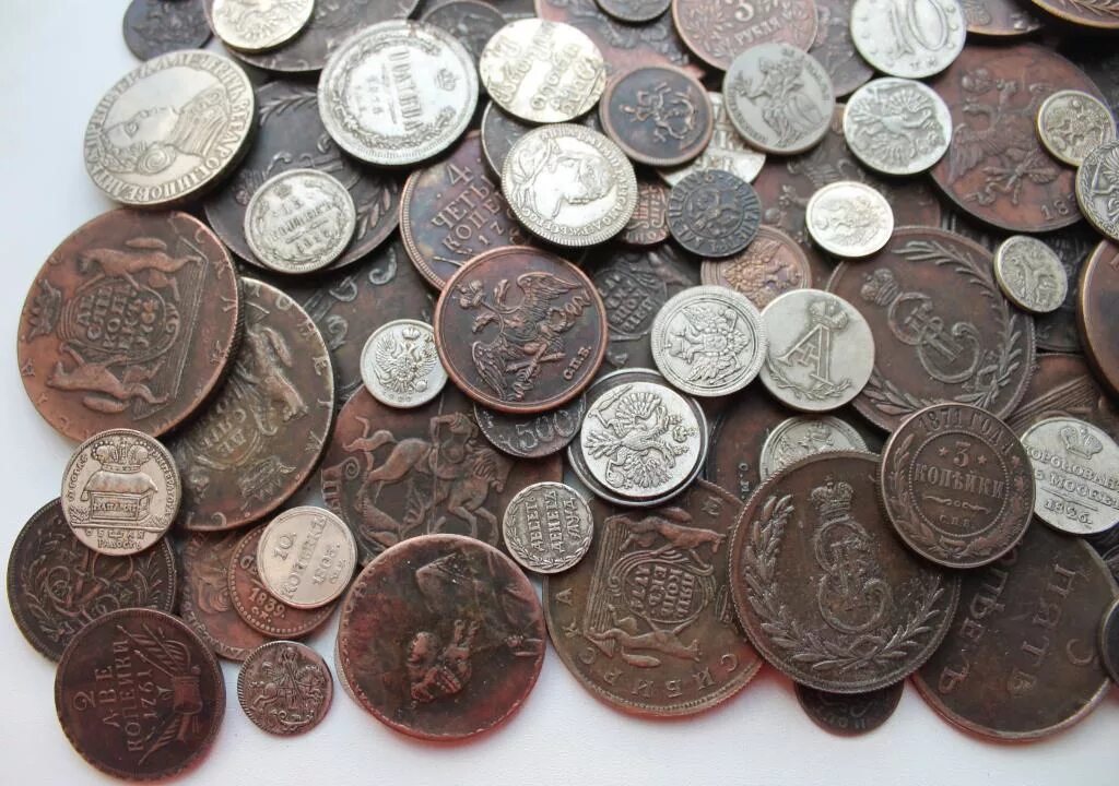 Адреса нумизматов. Старинные монеты. Коллекционирование монет. Нумизматика старинные монеты. Коллекция старинных монет.