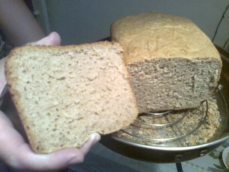 Сколько хлеб поднимается. Хлеб в хлебопечке провалилась верхушка. Опал хлеб в хлебопечка. Хлеб в хлебопечке проваливается середина. Хлеб в хлебопечке провален.