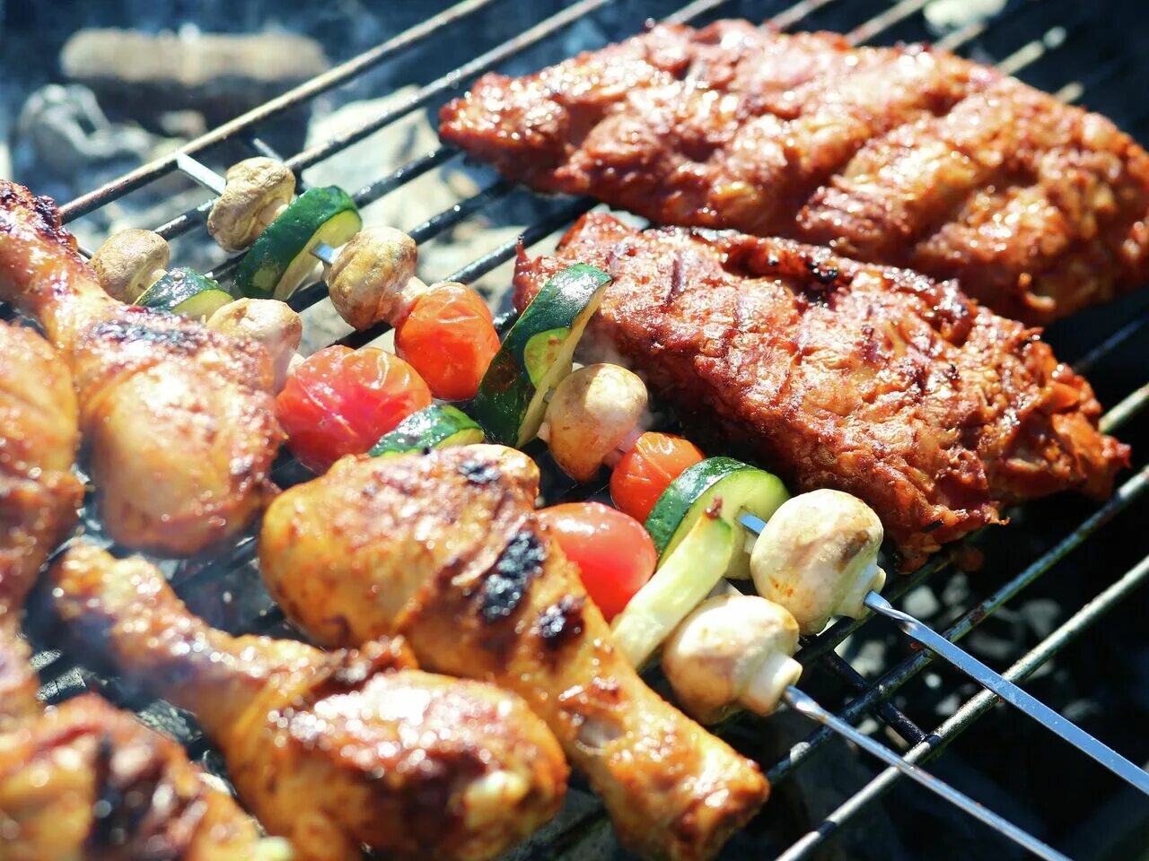 Шашлык фуд. Шашлык. блюда на мангале. мясо на мангале. барбекю блюда.