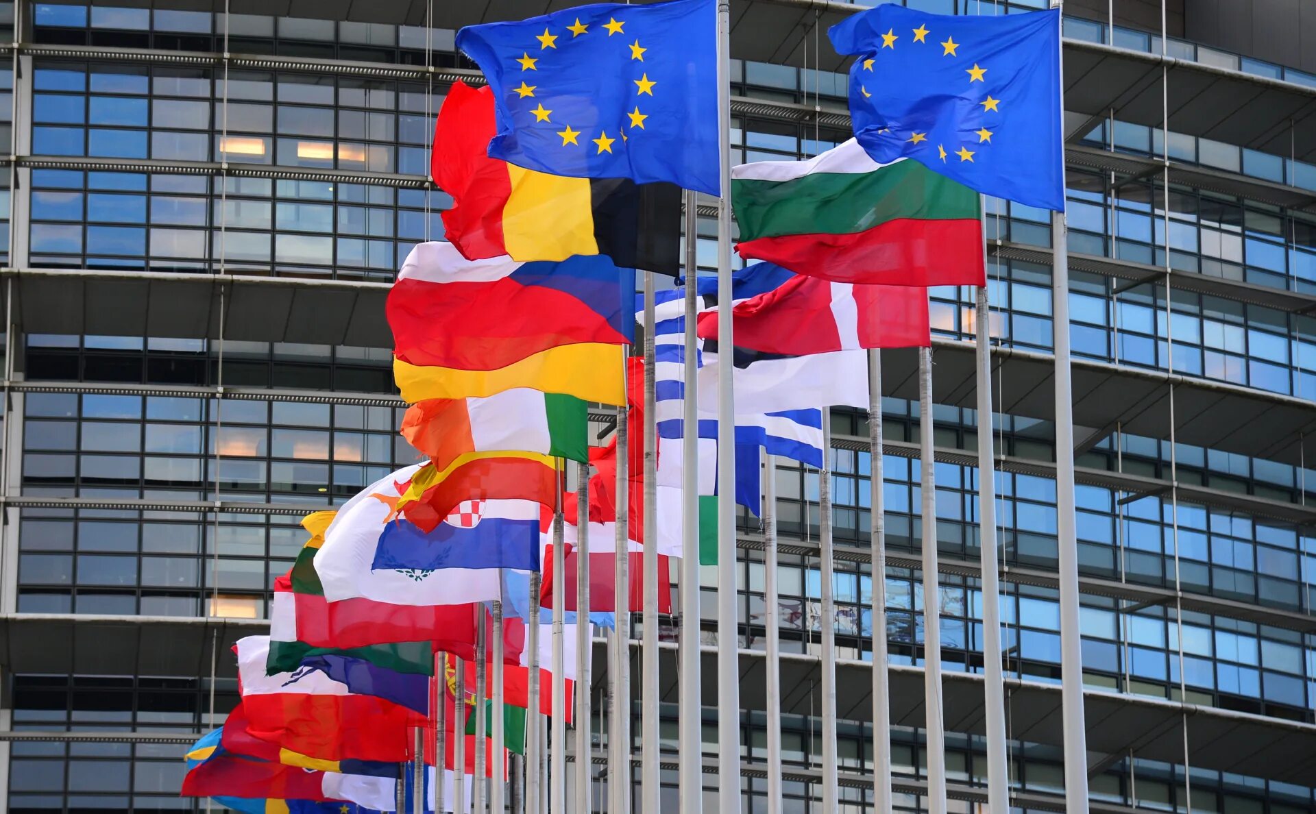 Европейский союз страны россия. Европарламент Брюссель. Европейский Союз. Европейский Союз и ООН. Совета Европы 1997 Страсбург.