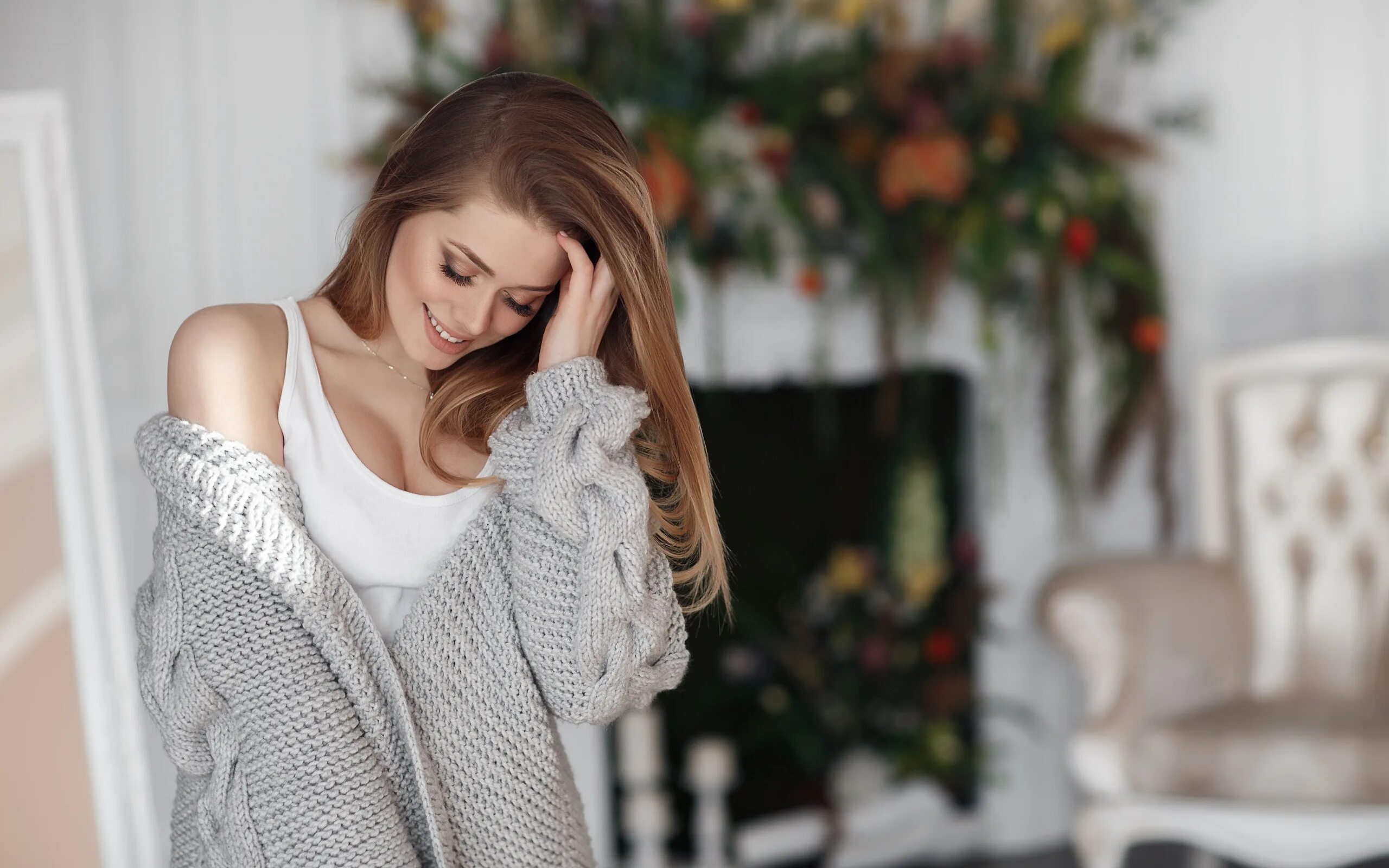 Белый свитер. Блондинка в свитере. Ksenia barasheva фотосессии. Миранда керр в свитере. Красивый белый свитер.