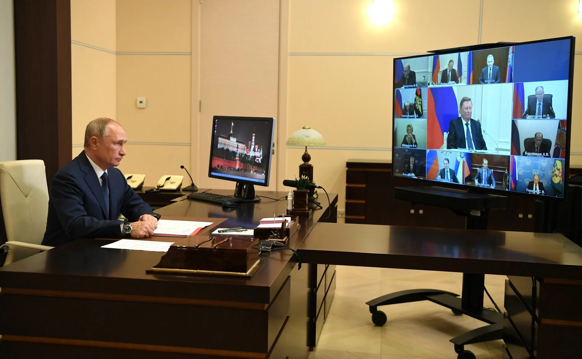 Заседание совбеза. Совет безопасности кремля. Мишустин подписал. Медведев президент россии. Глава совбеза россии.