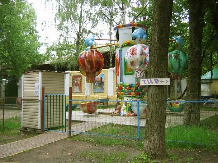 Бабушкин парк сайт. Бабушкинский парк аттракционы. Парк имени Бабушкина аттракционы. Парк имени Бабушкина в Санкт-Петербурге аттракционы. Парк Бабушкина аттракционы.