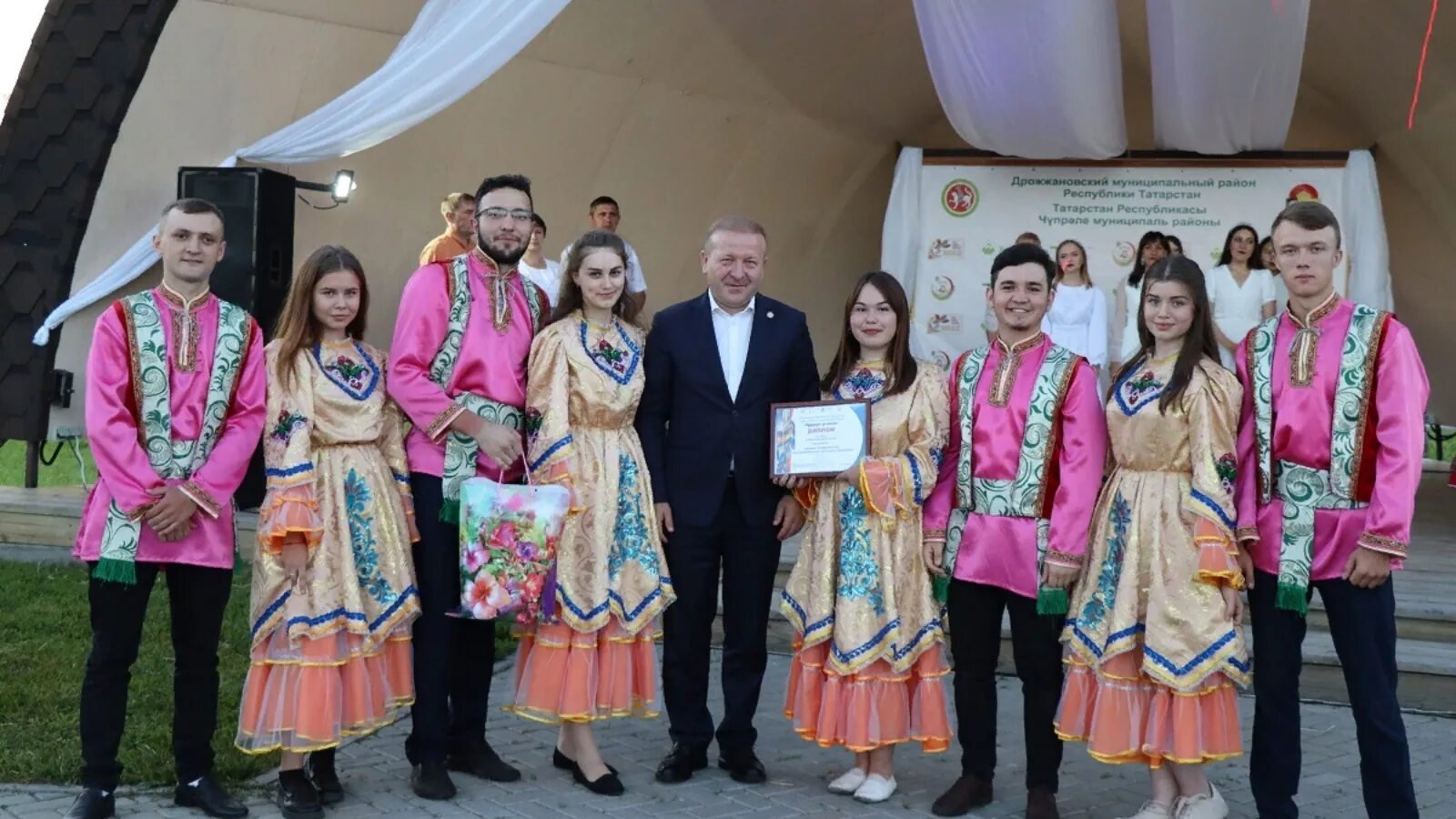 Фестиваль творчества. Дом молодежи. Директор дворца молодежи чайковский. Боровск фестиваль. Фестиваль сельской молодежи.