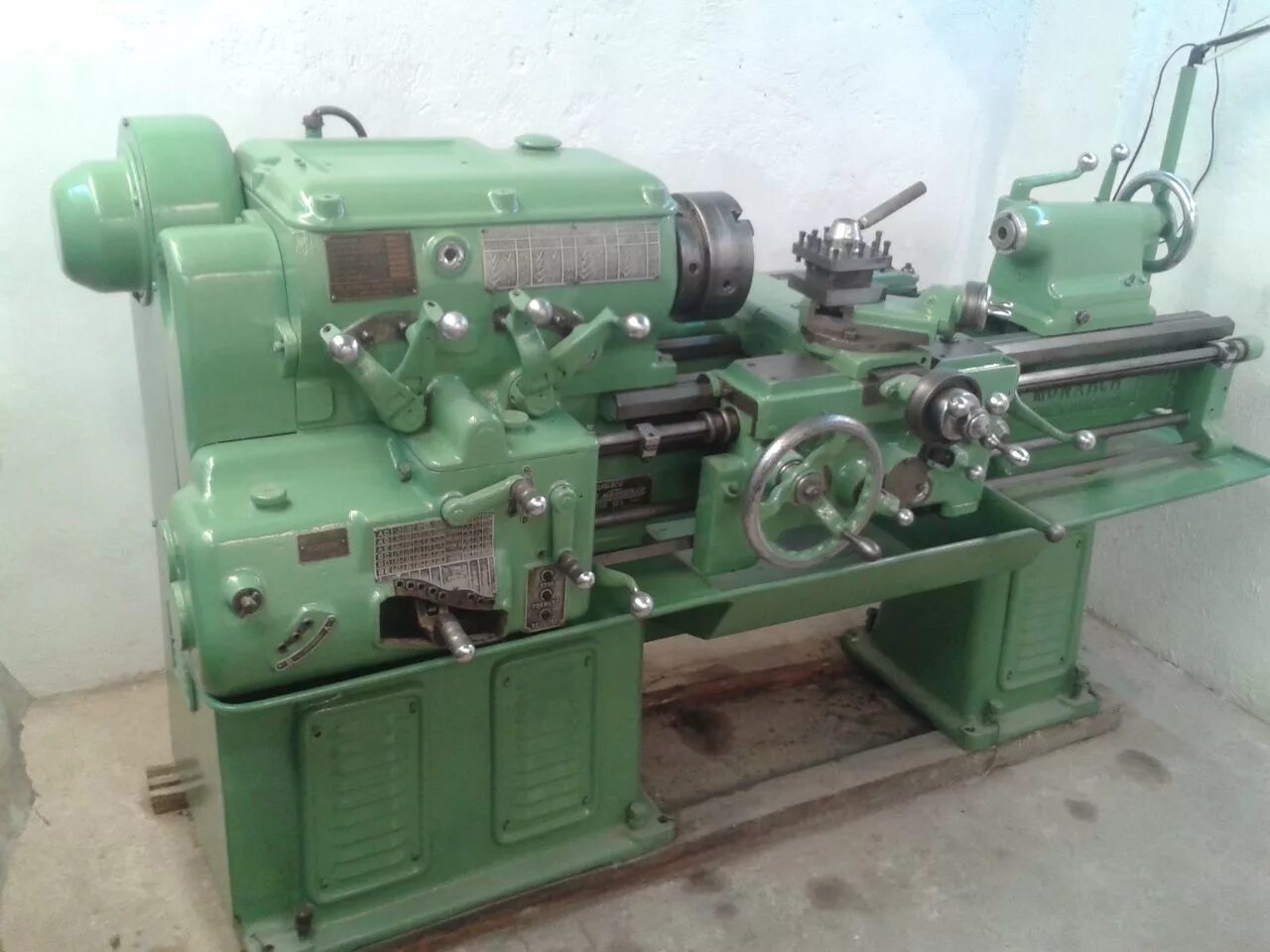 Советские станки. Токарный станок монарх. Токарный станок тв 2 1946 года. Тв-320 токарный. 1д601 токарный станок.