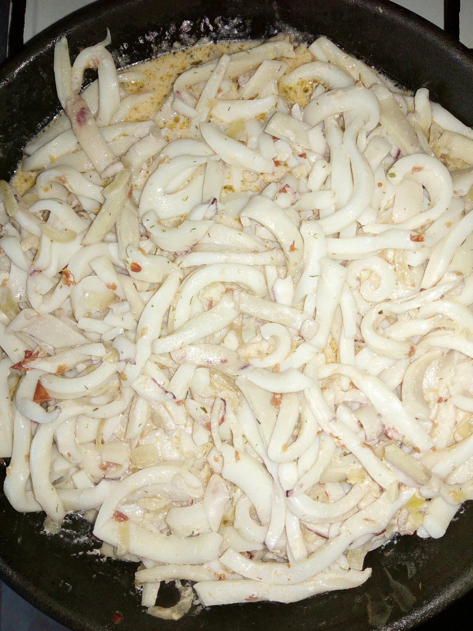 Приготовления кальмара в домашних условиях. Приготовление кальмара. Блюда из кальмаров самые вкусные. Кальмары вкусное приготовление. Блюдо из кальмаров быстро и вкусно.