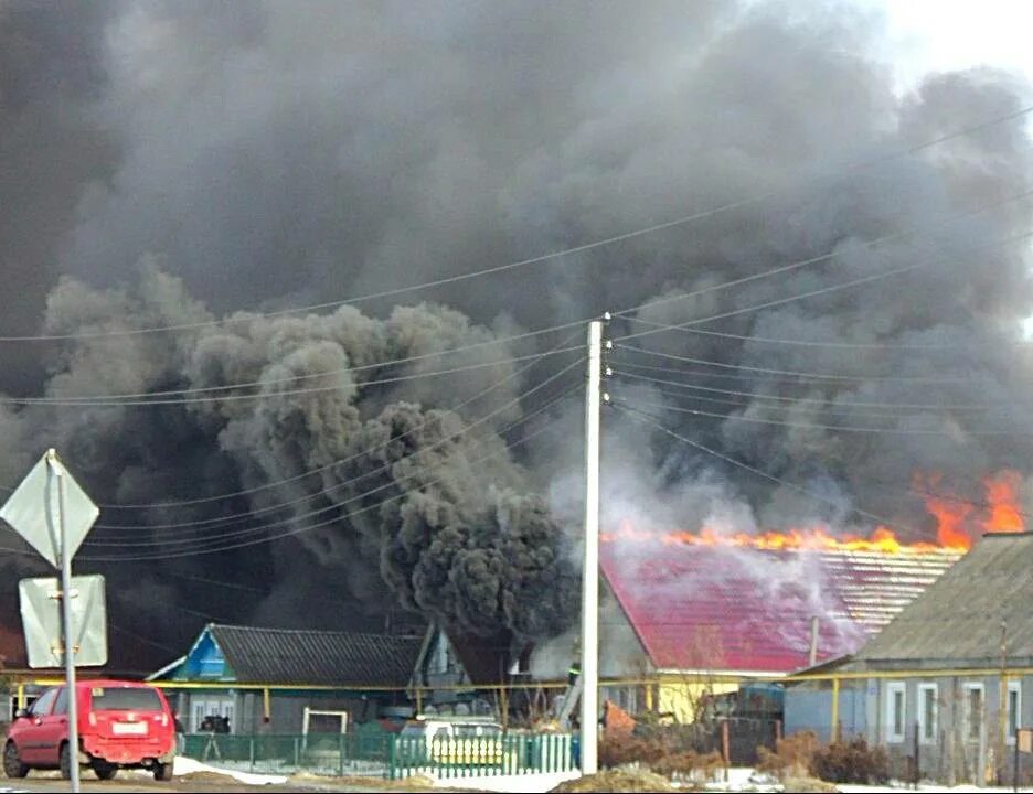 Пожарные саранска. Военная база саранск ул мордовская. Пожар в саранске сейчас. Пожар в саранске сейчас. Пожар на складе начало.