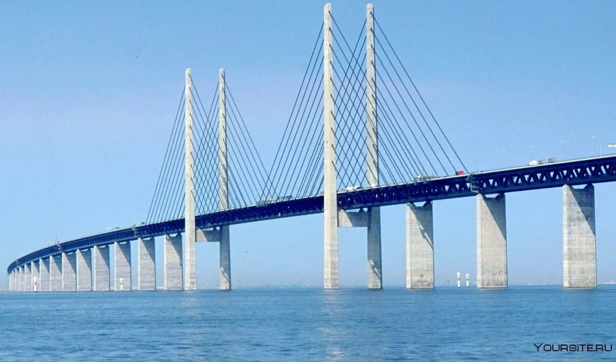 Мост который соединяет 2 континента. Мост через реку янцзы в китае. Эресуннский мост-тоннель швеция. Жд мост на сахалин. Мост из копенгагена в мальме.