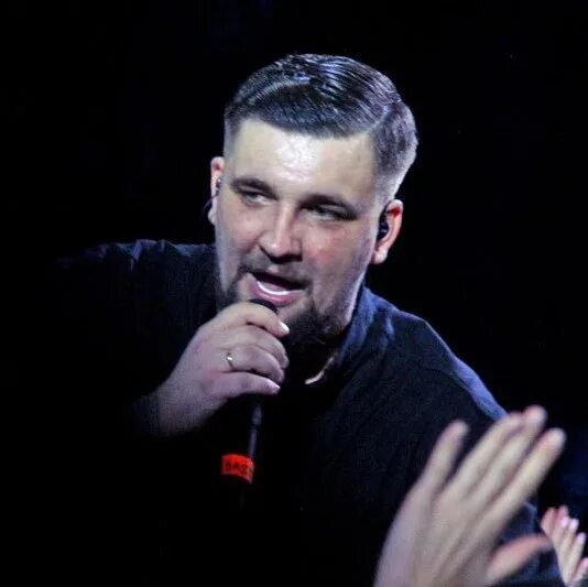 Баста голоса слушать. Баста шоу участники из краснодара. Голос 11 баста. Баста голос. Баста наставник в шоу голос.