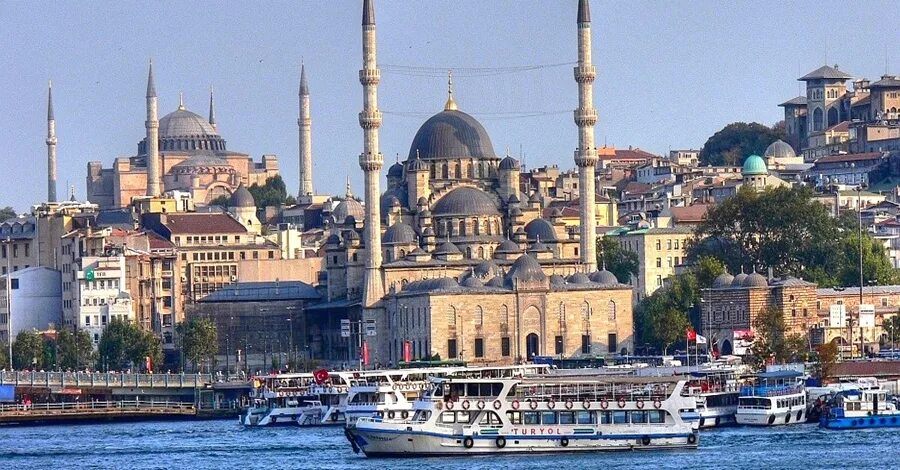 Разница со стамбулом. Стамбул Мармарис. Стамбул голубая мечеть Босфор. Турция пейзаж Стамбула. Стамбул за три дня.