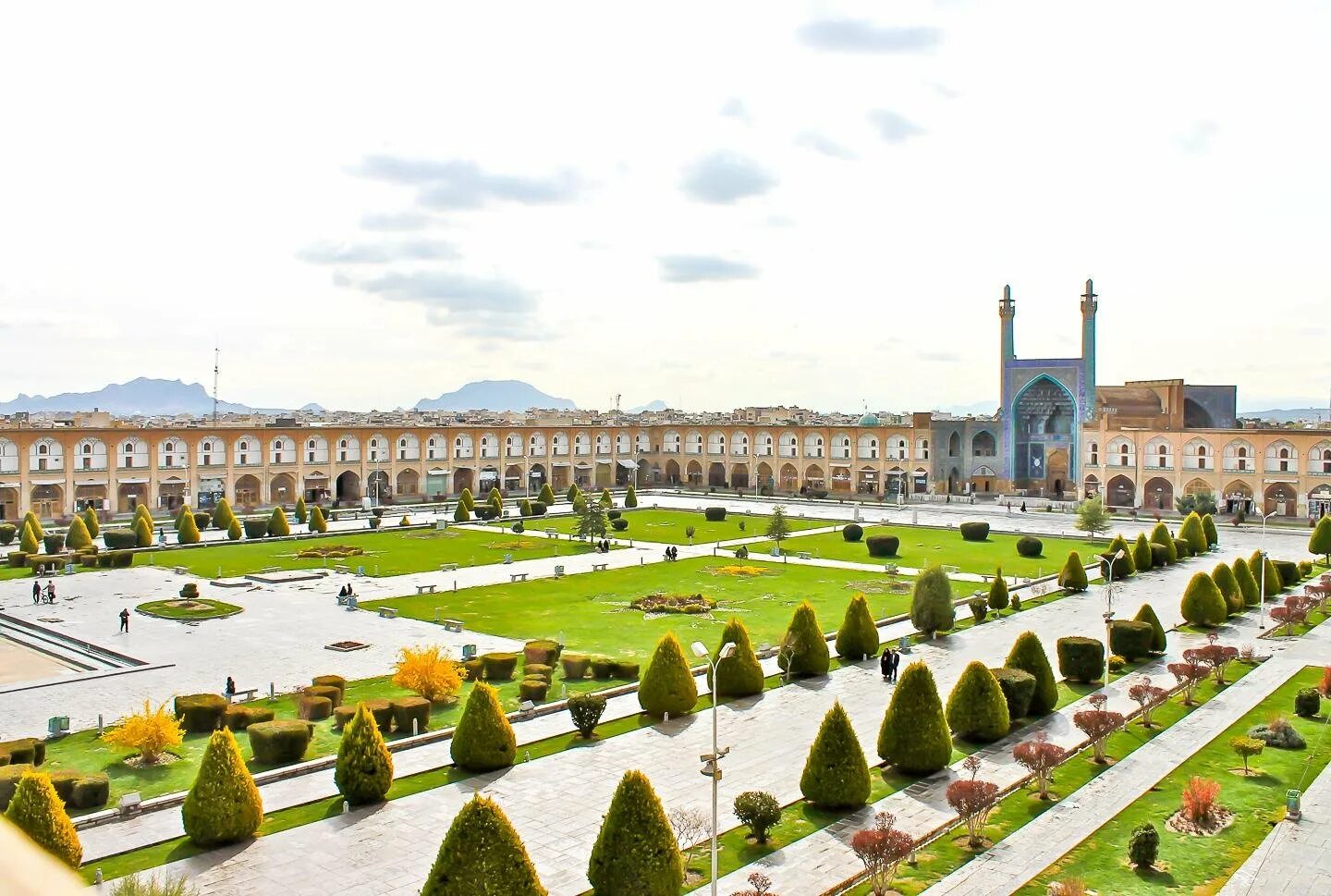 Мечеть имама в исфахане иран. Исфахан иран. Площадь имама исфахан. Площадь мейдан-имам иран. Площадь имама исфахан.