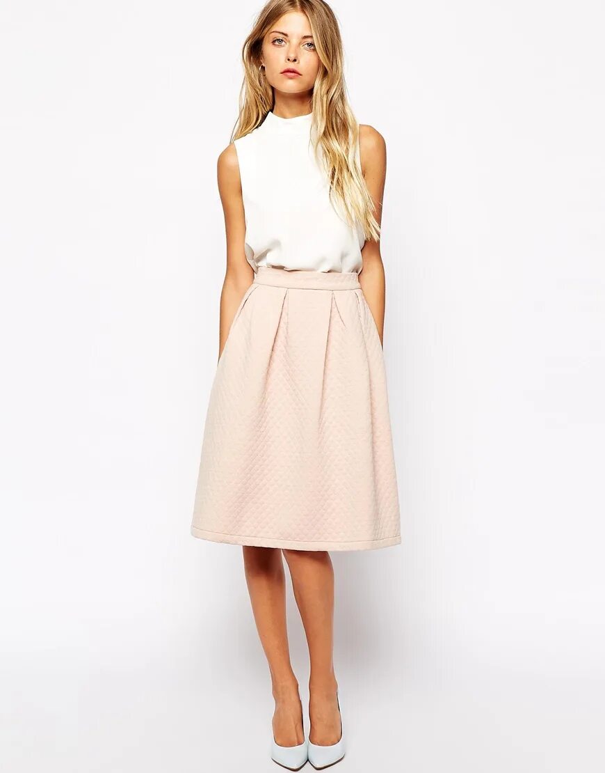бежевая юбка плиссе образы. образы с белой юбкой карандаш. Iro атласная юбка миди maelia. образы с юбкой карандаш. бежевая юбка.