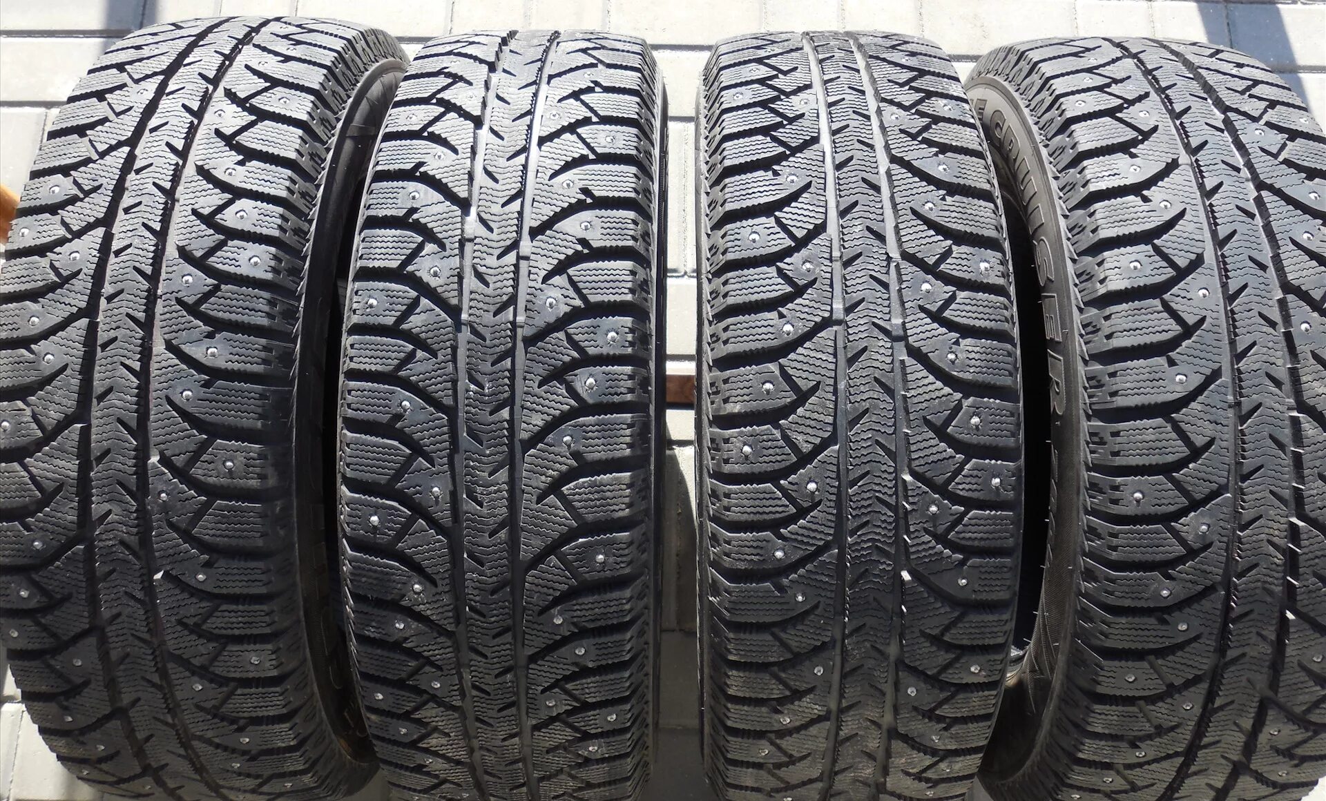 215 60 16 купить на авито. Bridgestone Ice Cruiser 7000. Бриджстоун Ice Cruiser 7000 225 65 17. Зимняя резина Бриджстоун р16. Bridgestone Ice Cruiser 7000s 225/60 r17 99t.