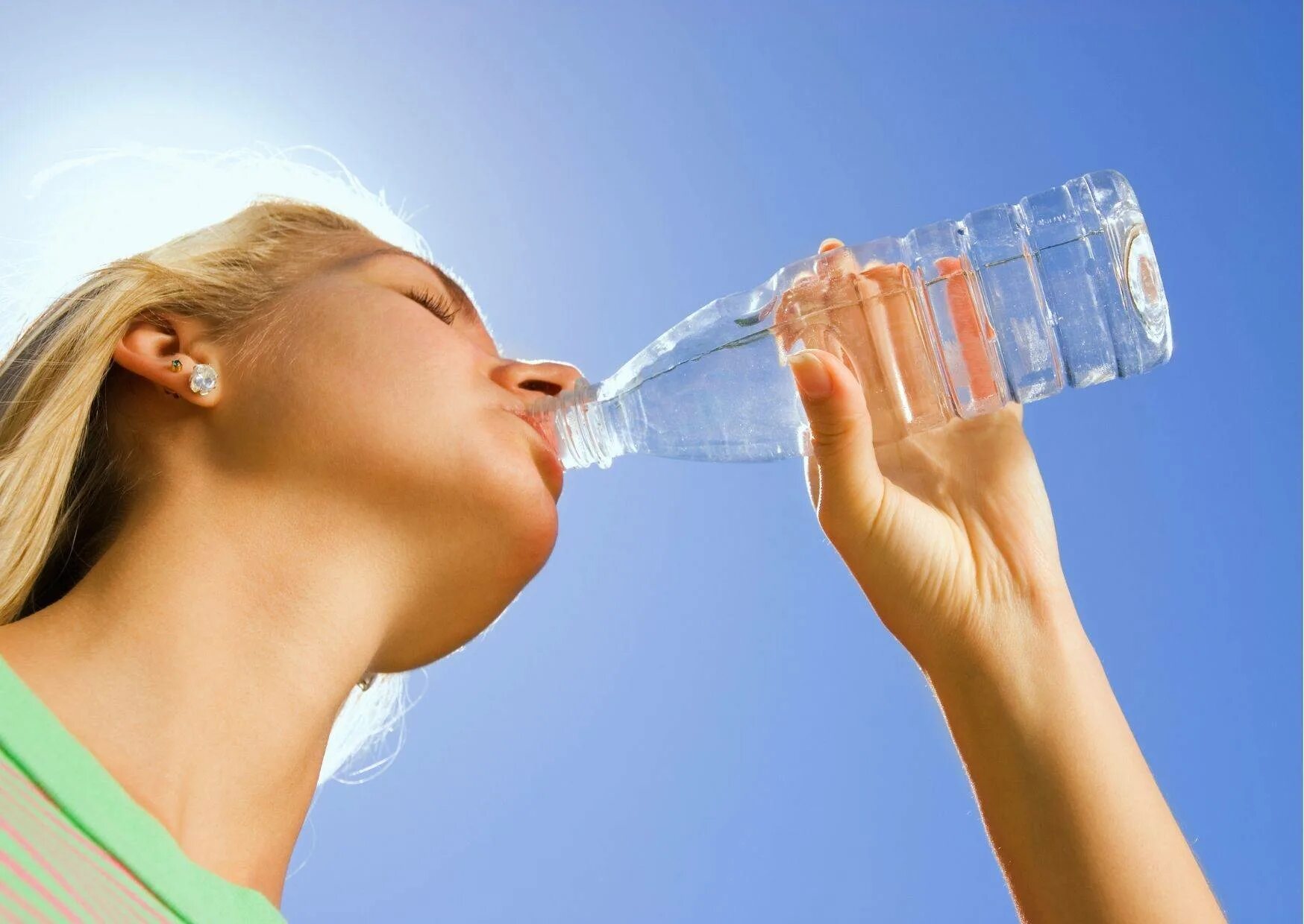 Как избавиться от жажды. Питьевой режим в жару. Чистая вода. Вода и человек. Пейте воду на здоровье.