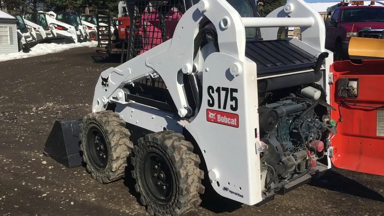 Расход топлива bobcat. Bobcat s175. Бобкэт 175. Погрузчик Bobcat s175. Bobcat s175 технические.