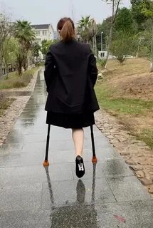 Ампути на костылях