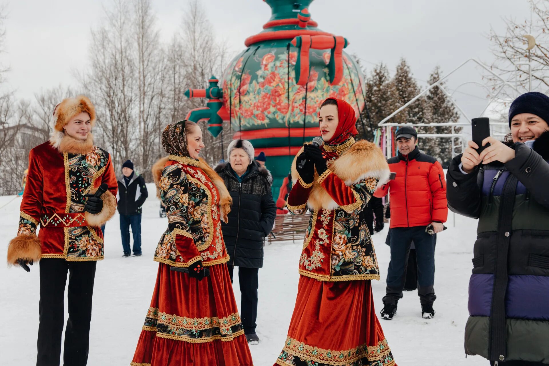 Когда кончается масленица. Завидово храмовый комплекс масленица. праздник масленица. праздничные народные гулянья. народные гуляния на масленицу.