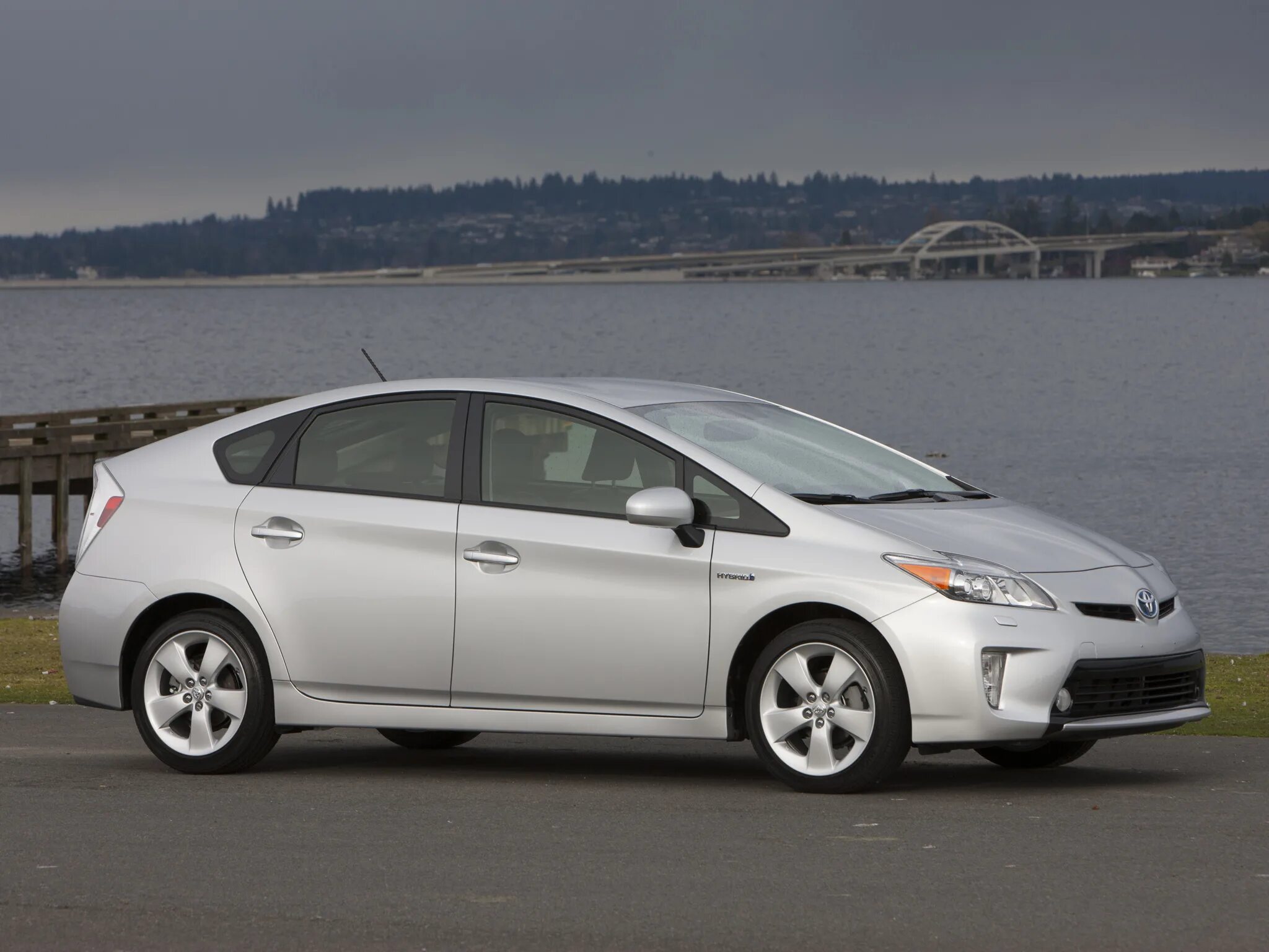 Тойоты похожие на хонду. Toyota prius v. Toyota prius hybrid 2016. Toyota prius 70. Приус 60.