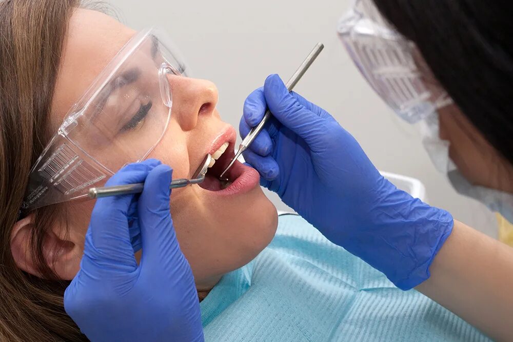 Исследование ротовой полости. Обследование ротовой полости. Осмотр полости рта в стоматологии. Полость рта стоматология.