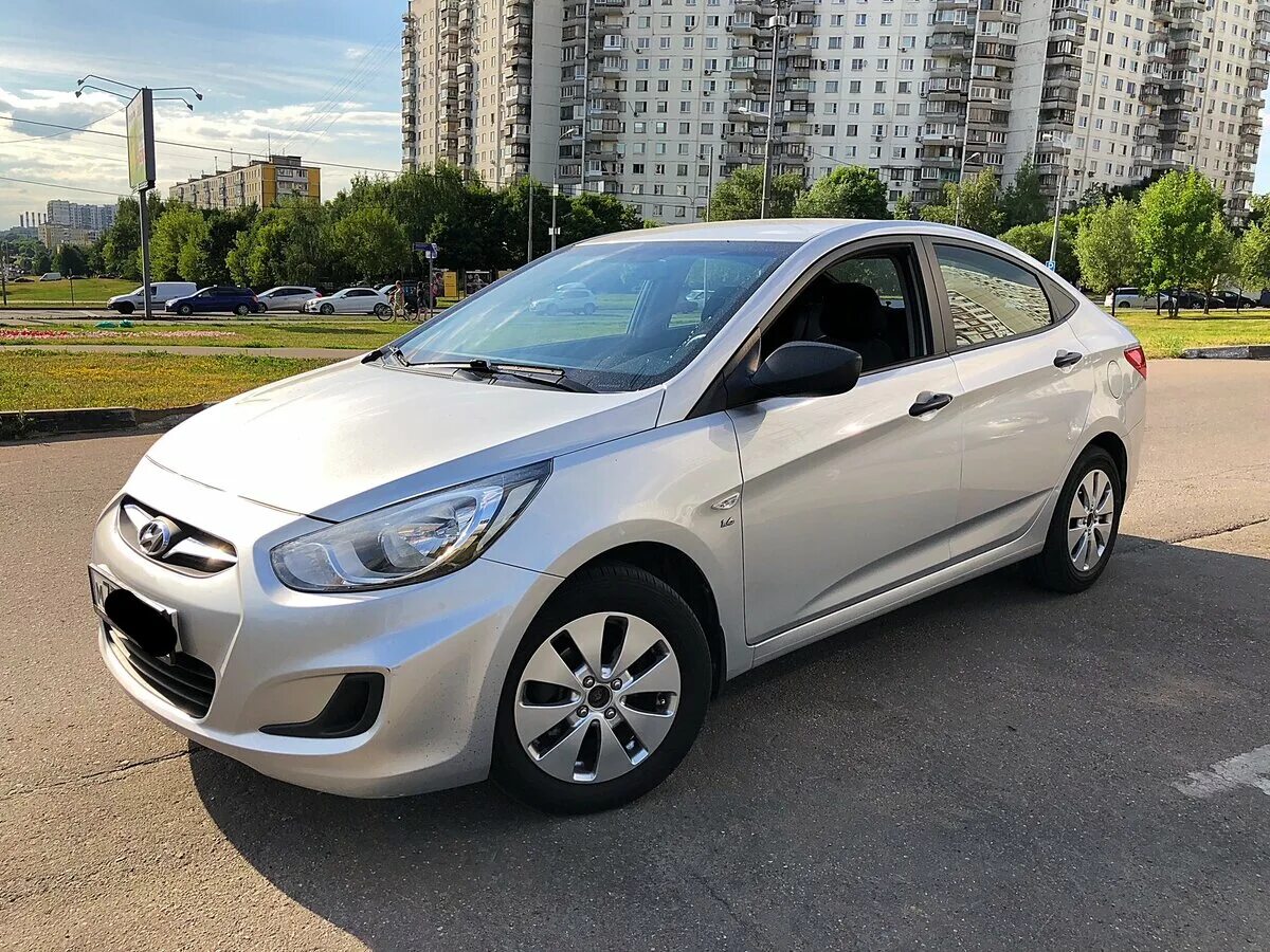 Хендай солярис в новгород купить. Hyundai Solaris 2014. Hyundai Solaris i 2014. Хендай Солярис 2014 седан. Hyundai Solaris 2014 серебристый.