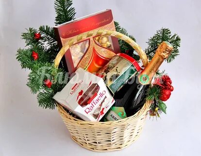 Новогодняя корзина с шампанским