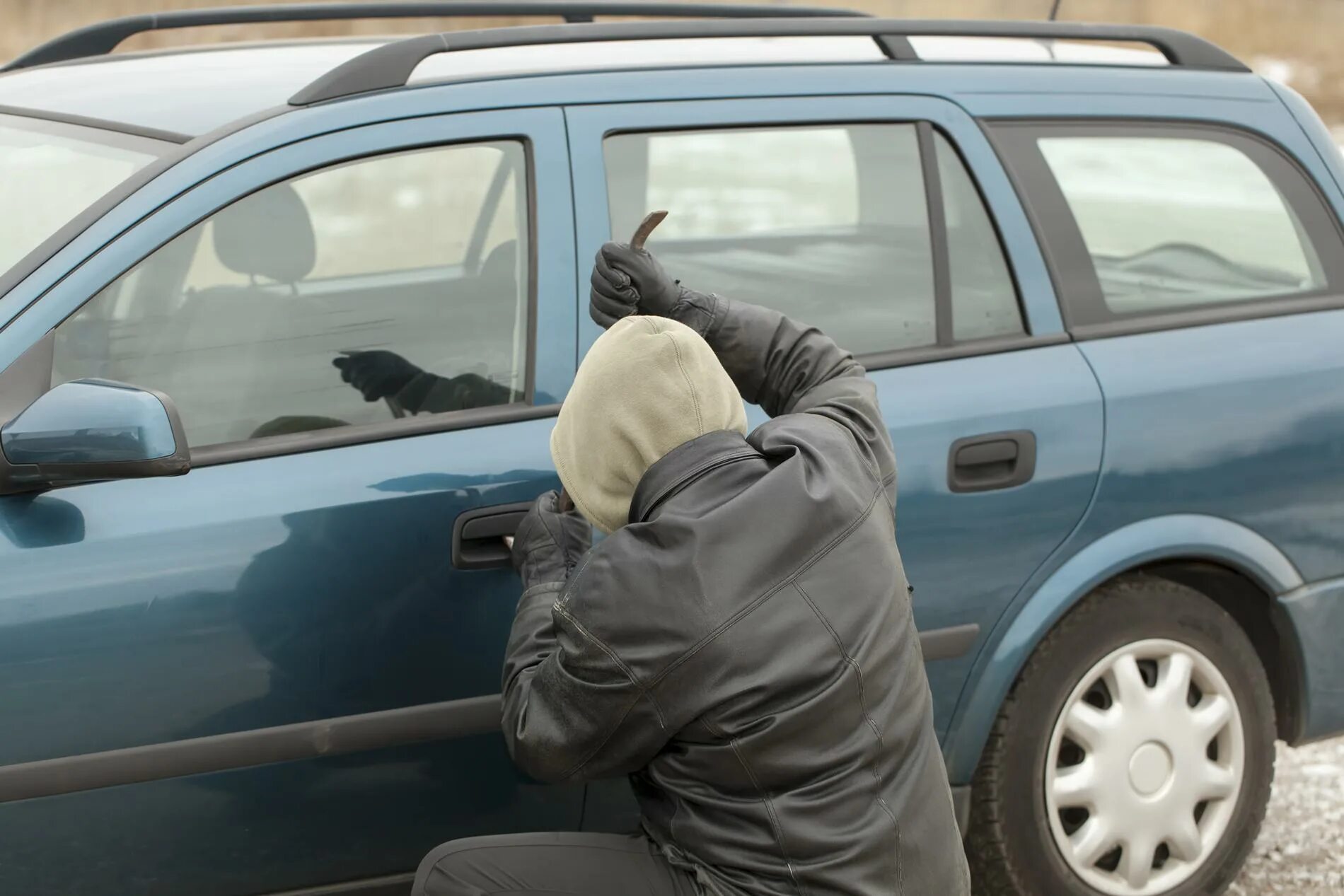 Угон автомобиля. Кража авто. Угнал машину. Угон ТС. Угон автомобиля статья 166 ук