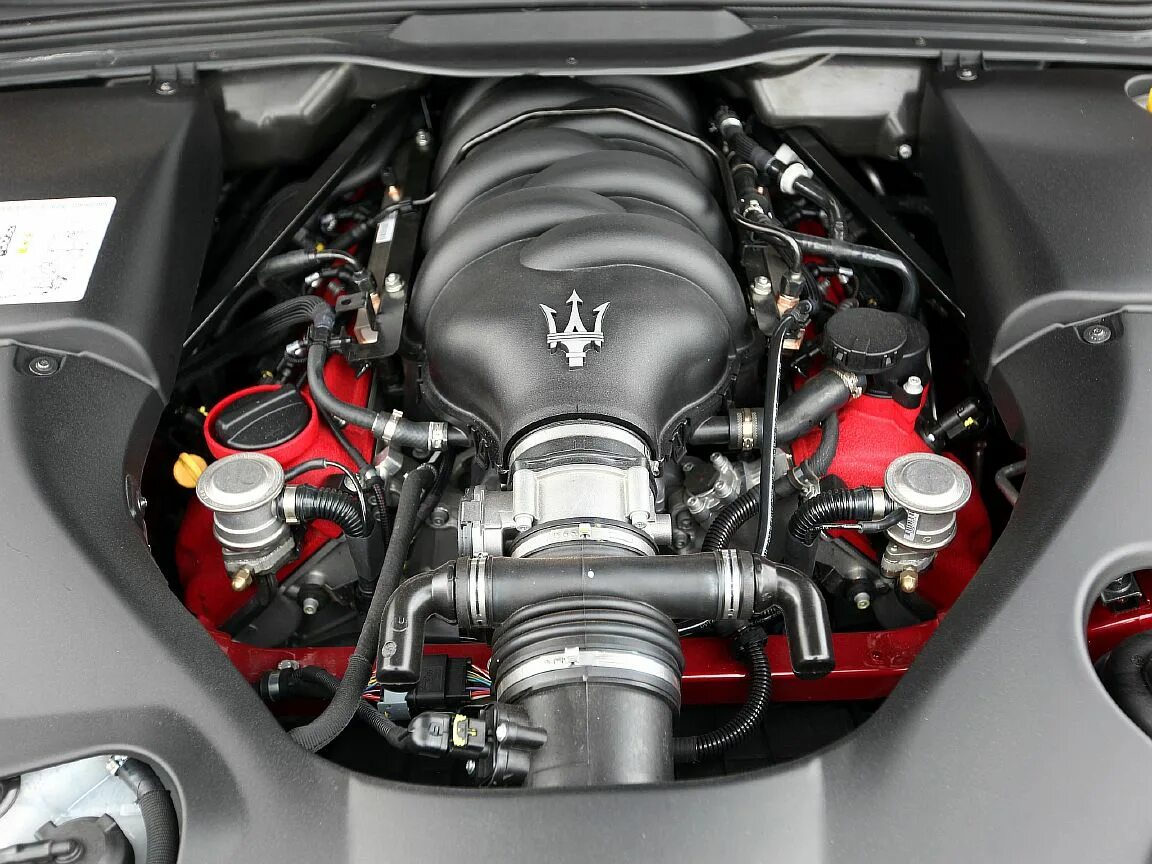 За 7 с двигатель автомобиля. Мотор Мазерати v16. Мотор Мазерати 4.2. Maserati GRANTURISMO 4.7 engine. Мотор Мазерати 4.2 ГРМ.