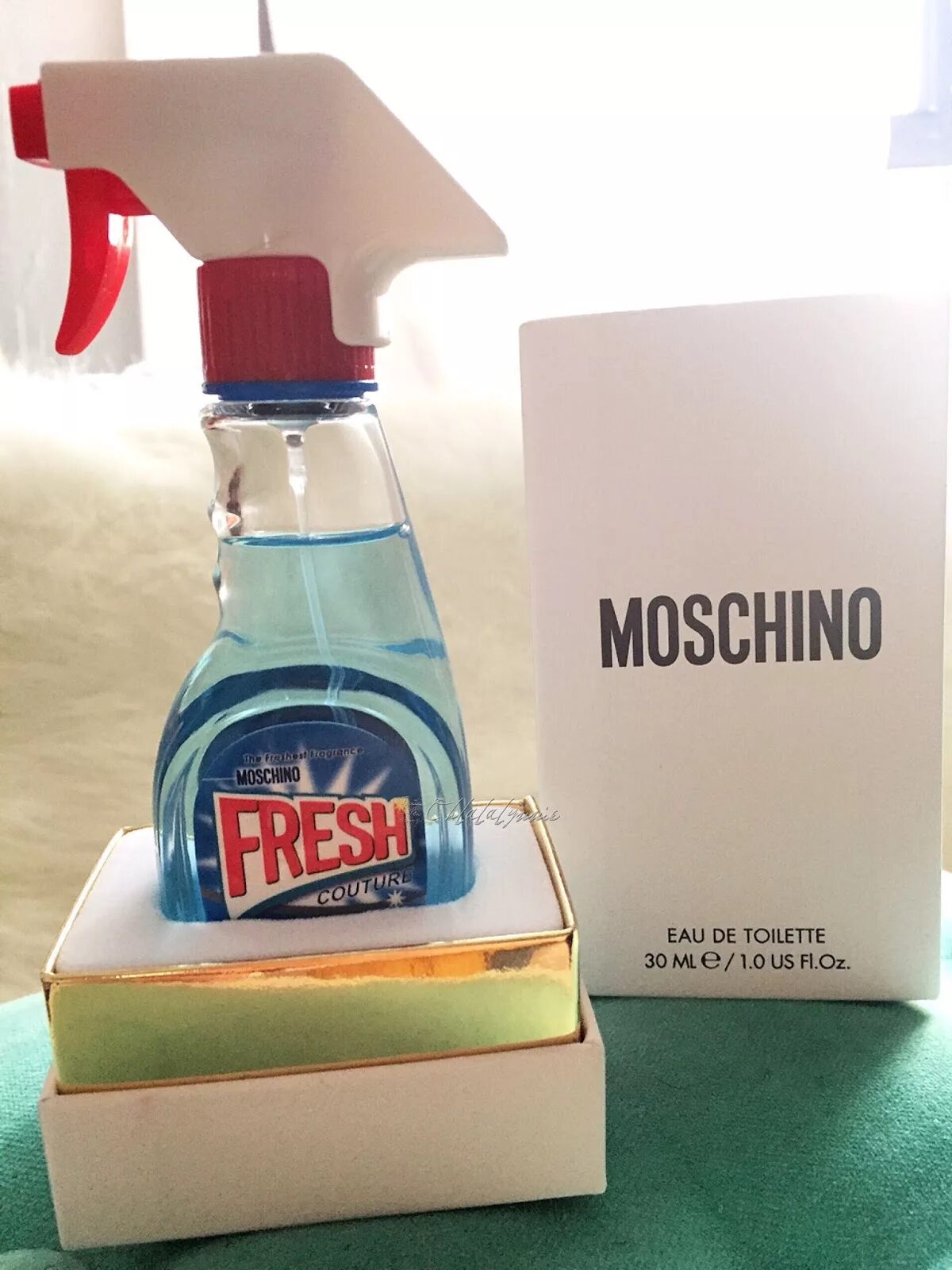 Запахи духов москина. Moschino духи Fresh Couture. Духи унисекс Moschino Fresh. Москино духи голубые Fresh. Moschino Fresh туалетная вода женская.