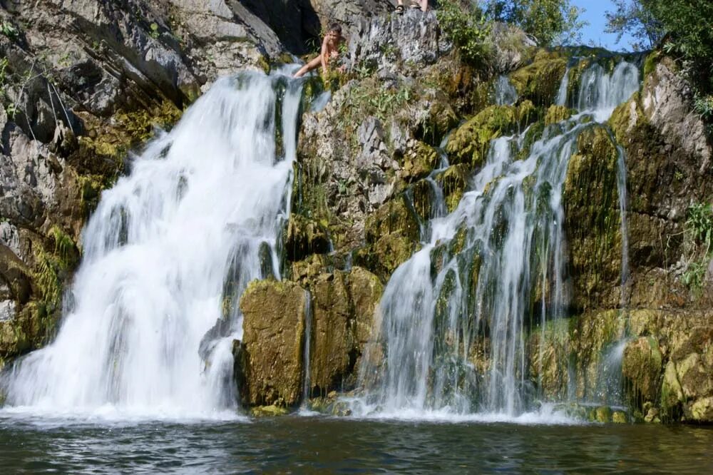 Беловский водопад Новосибирская область. Водопад в Искитимском районе. Беловский водопад Искитимский район. Водопад Белово Искитимский район. Природные достопримечательности новосибирска