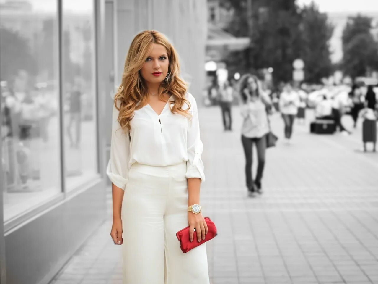 Стильная женщина. Шикарная женщина и автомобиль. Для роскошной девушки. Стильная женщина. Элегантная женщина.