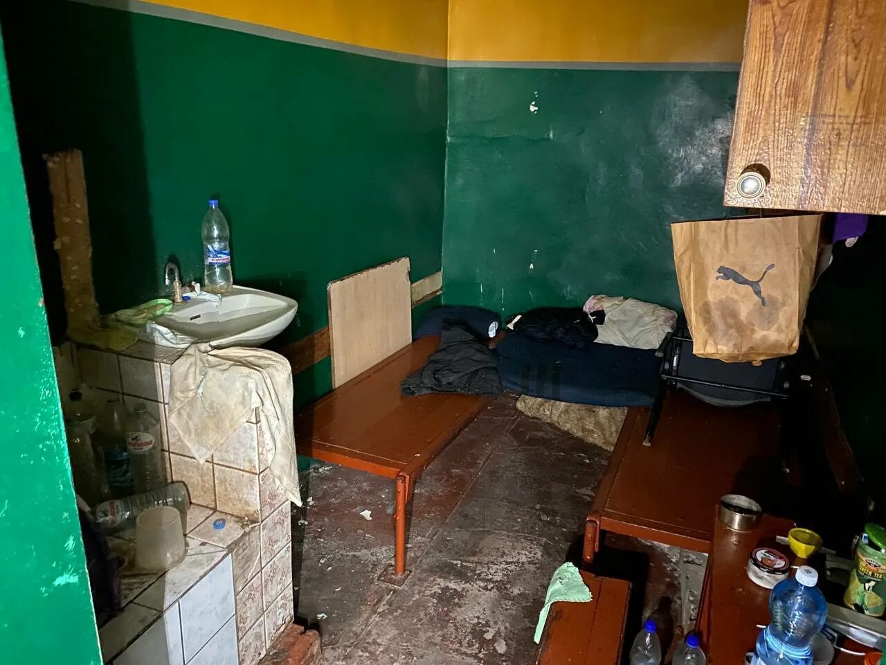 Стена в камере пыток на Украине. Место пыток